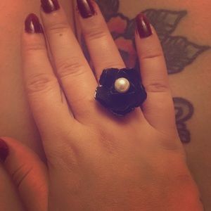 Black rose ring with pearl center